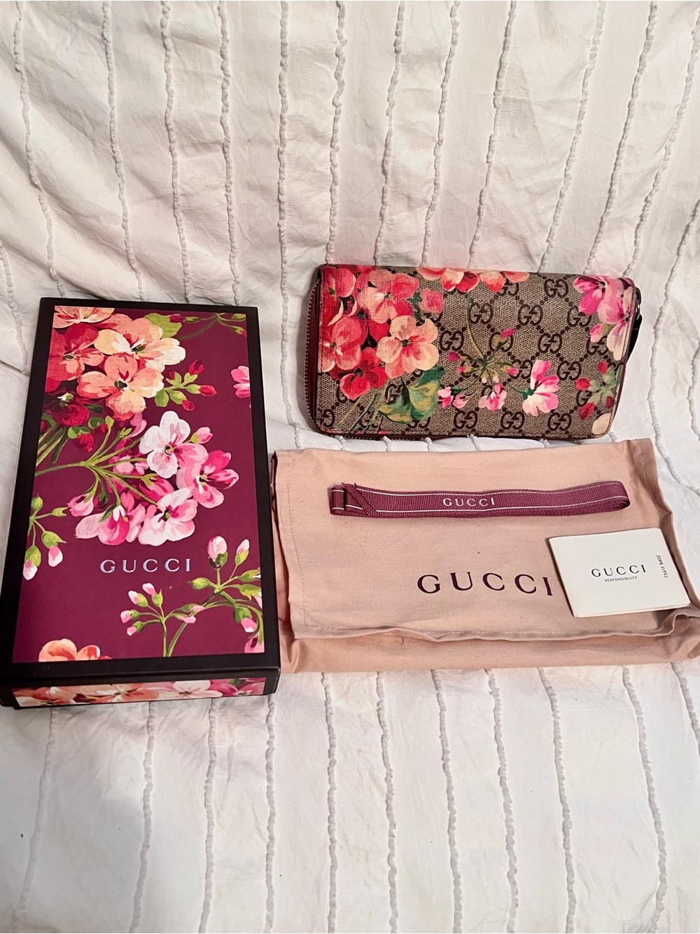 Gucci Floral GG Supreme Continental Wallet - Pink/Brown/Green